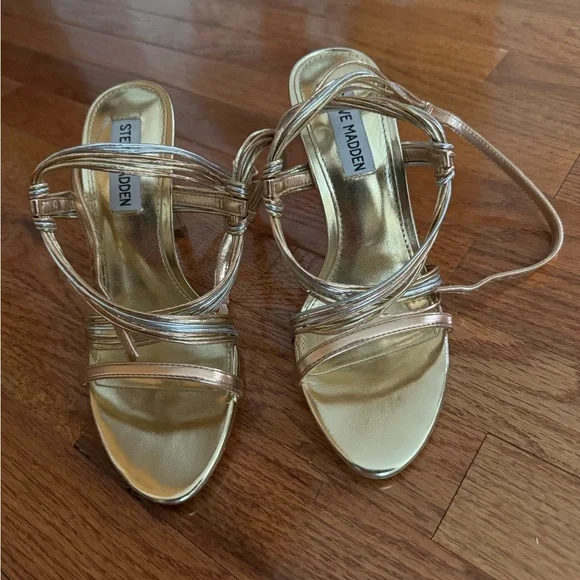 Steve Madden
Lele Two Tone Metallic Leather Strappy Dress Sandals - Picture 2 of 5